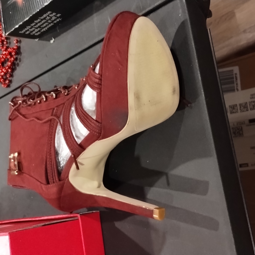 Shoes - Picture 3 of 3